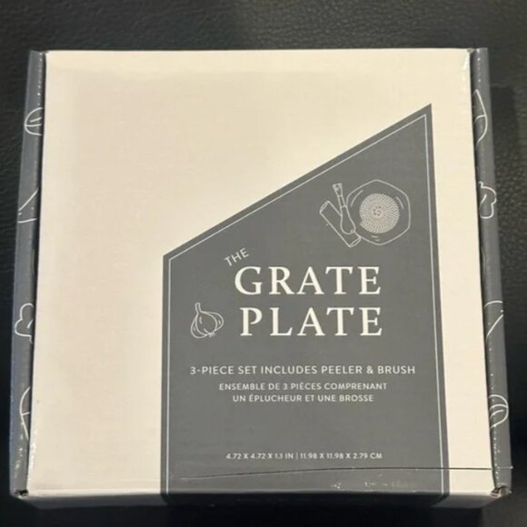 The Grate Plate Ceramic Grater (Includes peeler and brush) Sage Green - Picture 5 of 8